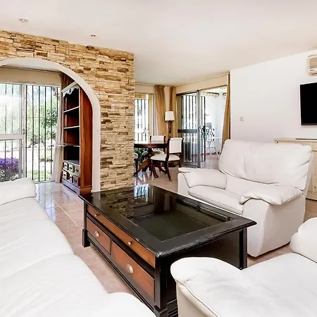 Bhost - Las Acacias Apartment