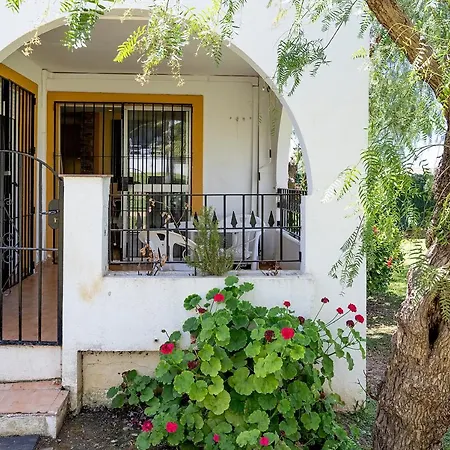 Bhost - Las Acacias Apartment